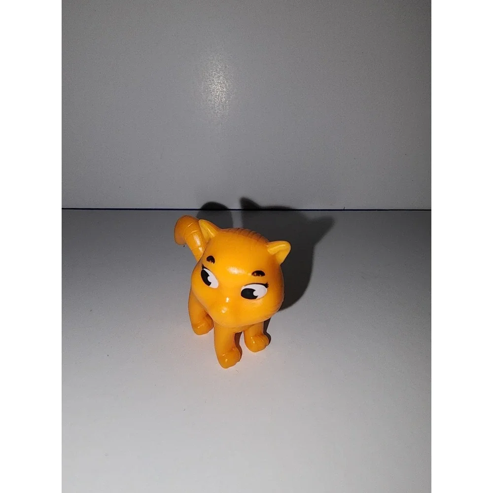 Mayor Humdinger's orange Cat Paw Patrol Replacement Toy‎